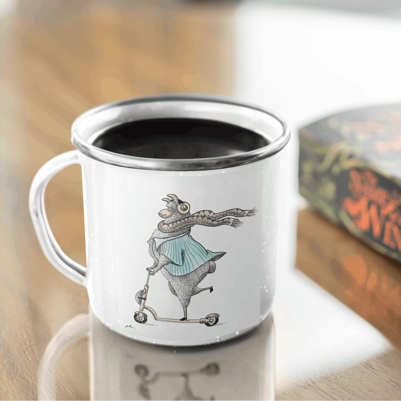 ספל אמייל עם ידית - לאמה על קורקינט